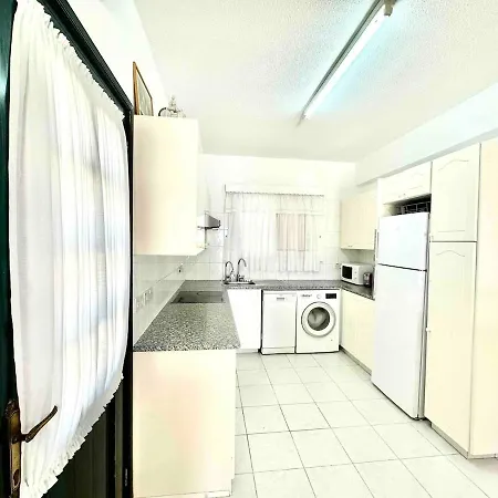 New Cozy Near The Sea! Paphos