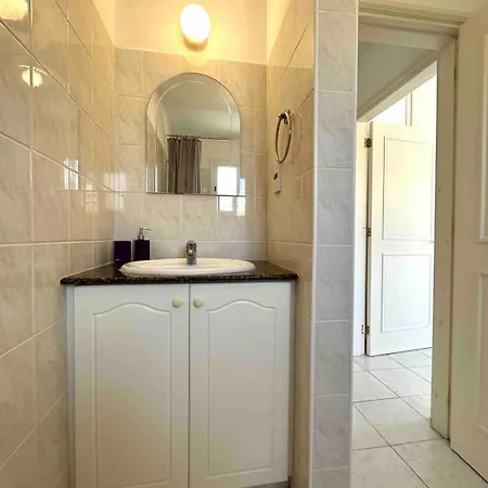 Apartment New Cozy Near The Sea! *
